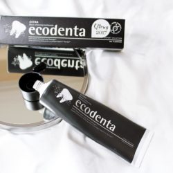 Wybielająca czarna pasta do zębów Ecodenta Extra Black Whitening Toothpaste