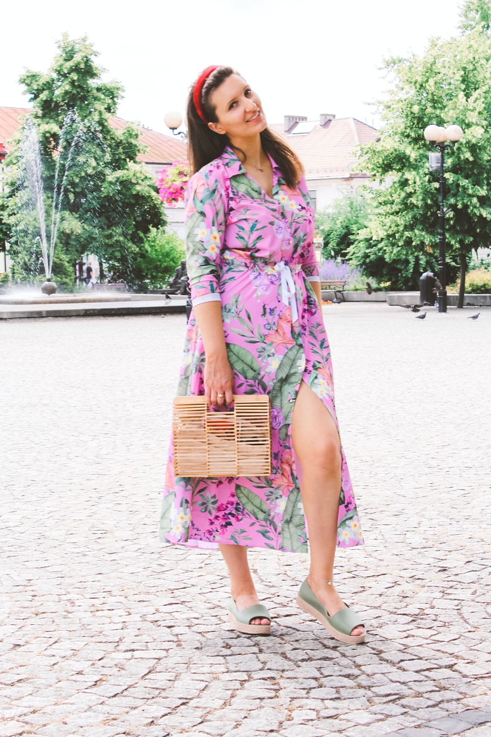 Długa sukienka w kwiaty na lato stylizacja blog