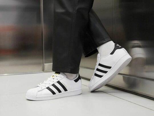 główne_adidas-superstar-damskie-sneakersy-bialy-eg4958-buty